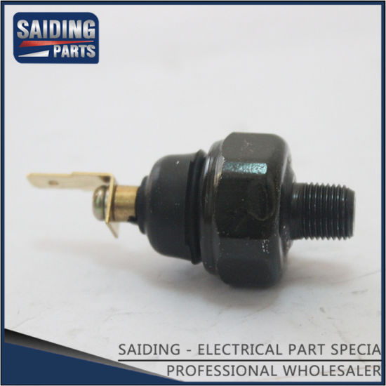 Car Oil Pressure Sensor for Toyota Hiace 12r Electrical Parts 83530-14010