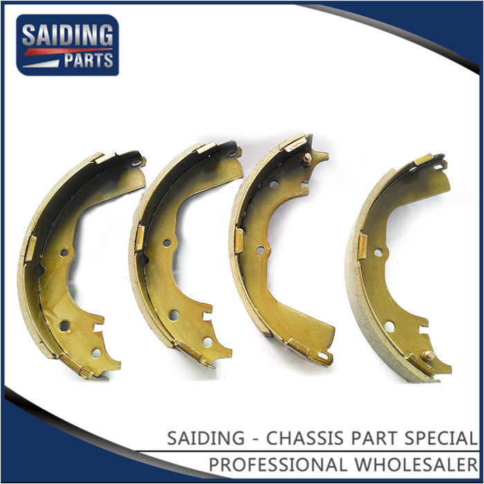 Semi-Metal Brake Shoes 04495-26190 for Toyota Hiace