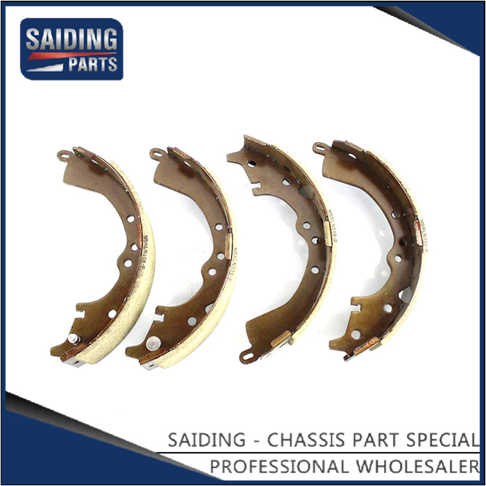 Auto Parts Brake Shoes for Toyota Hilux Ggn15 Kun10 Kun15 Kun16 LAN15 04495-0K010